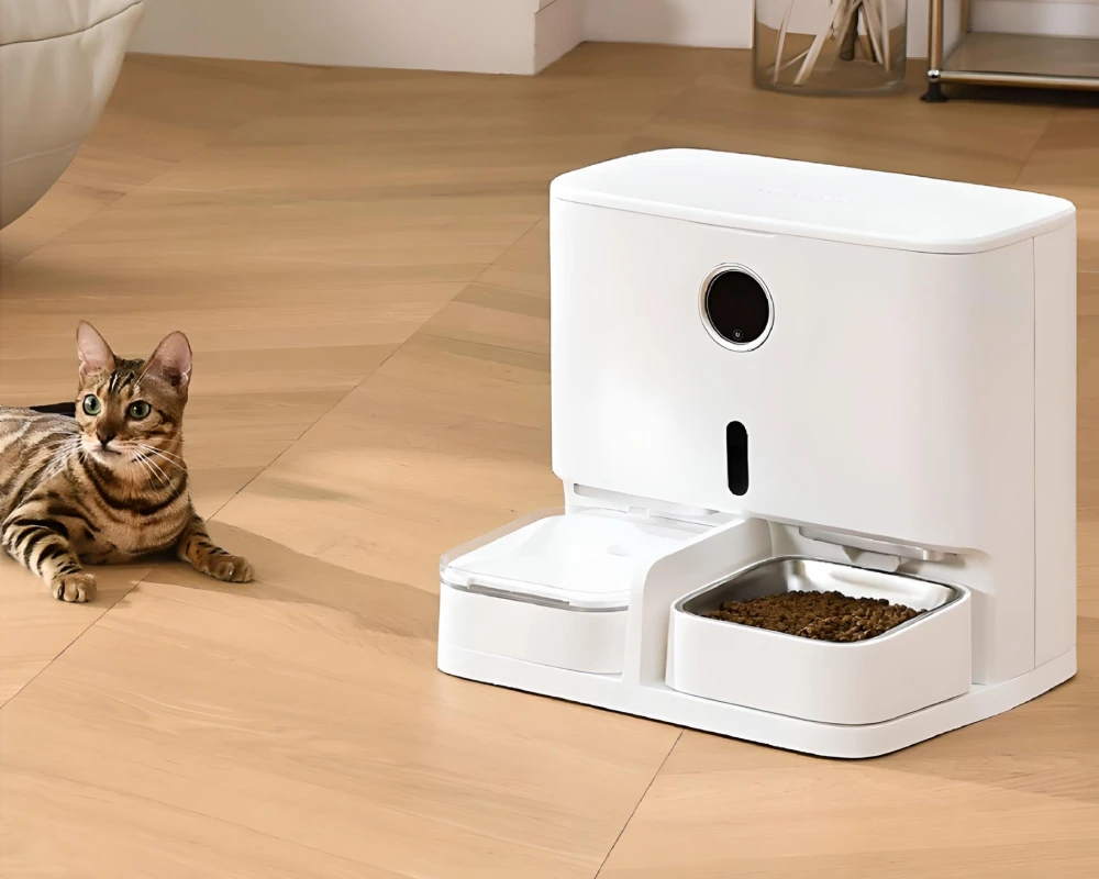 pet feeder with camera